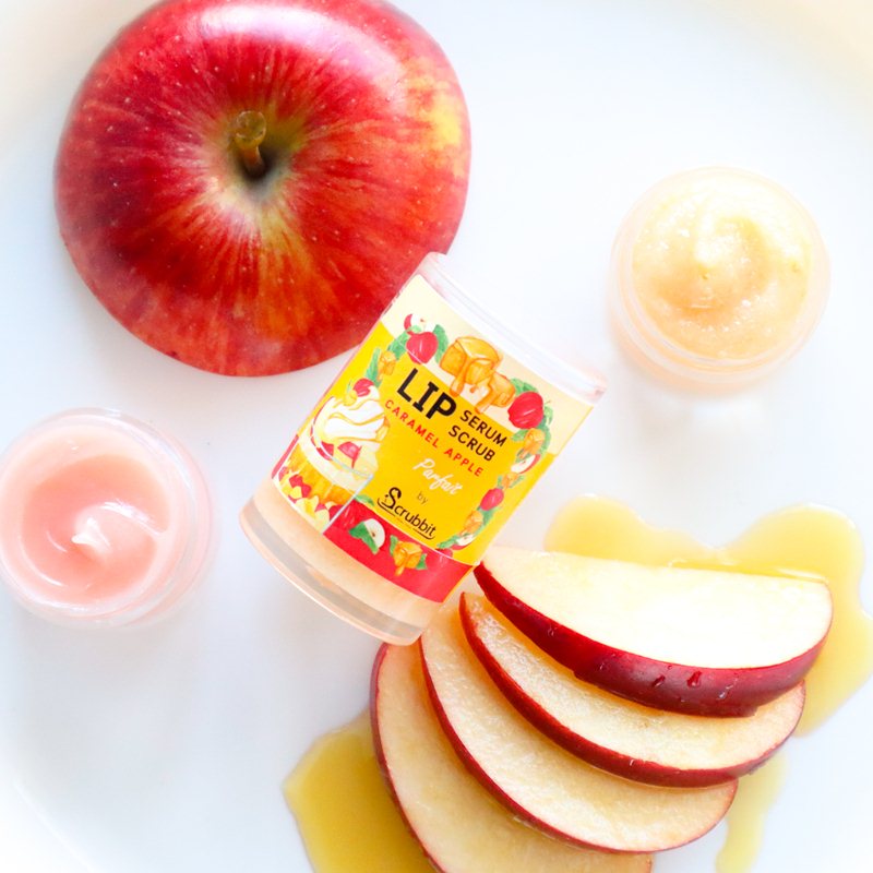 Scrubbit Yummy Lips #Caramel Apple 24g ลิปบำรุงริมฝีปาก 2 in 1 (บำรุง+สครับ) พร้อมรสชาติอันหอมหวาน ผสานส่วนผสมจากธรรมชาติ ด้วยผลไม้จริง และมอยเจอร์ไรเซอร์นานาชนิด